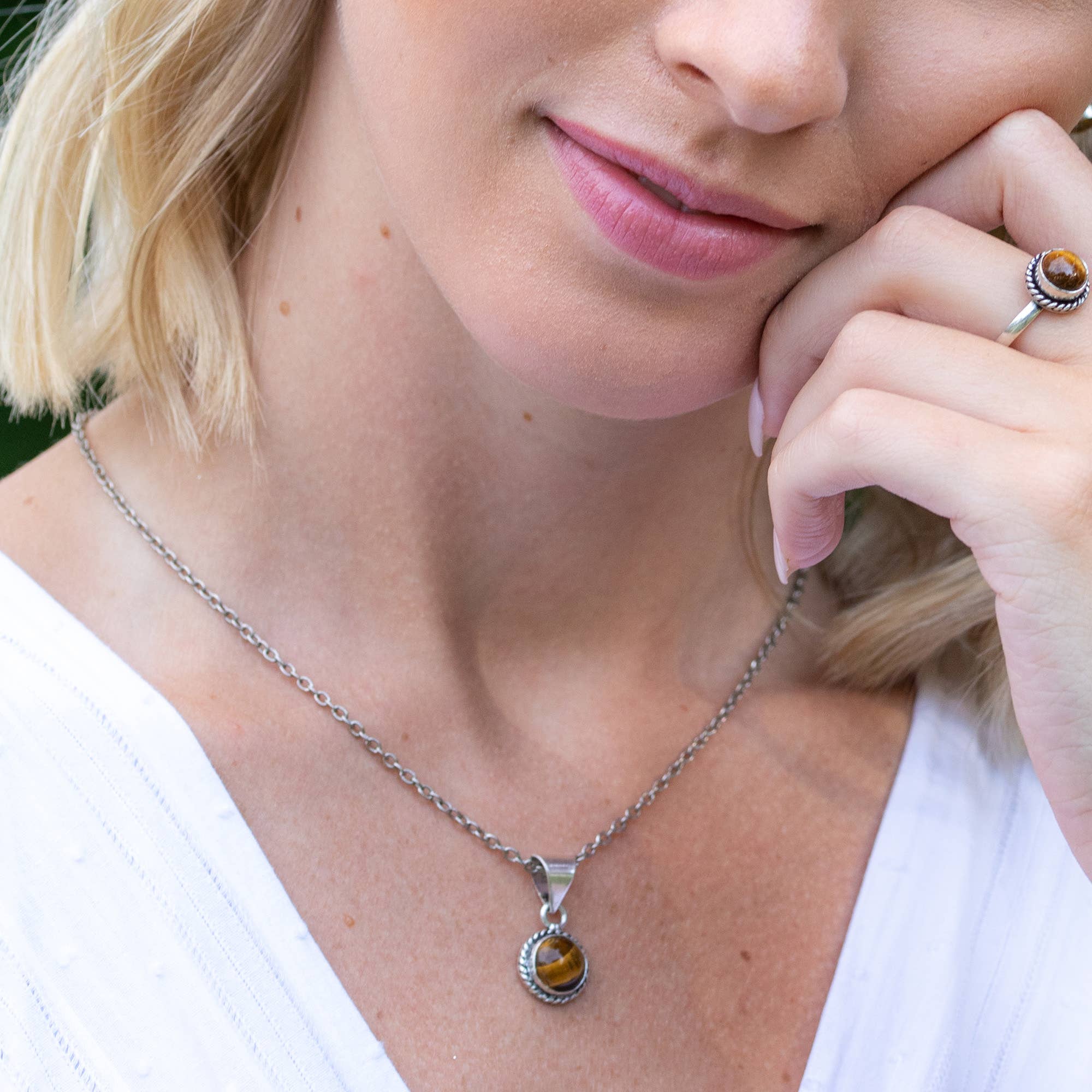 Handcrafted Semiprecious Small Stone Necklace - Tigereye