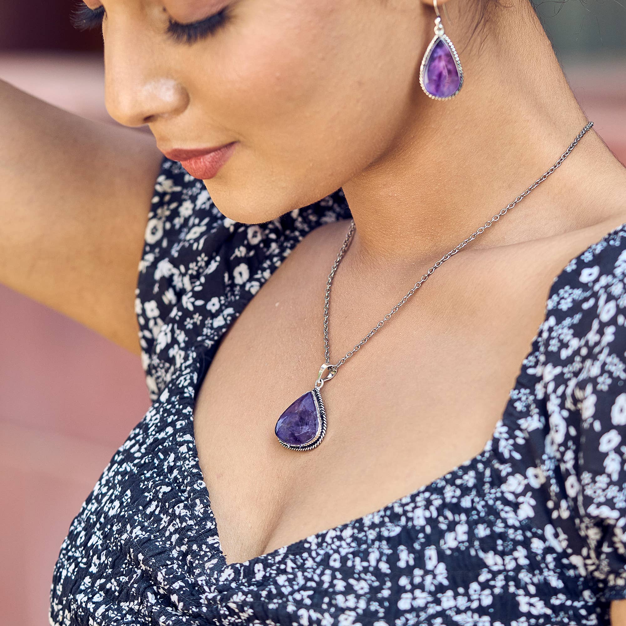Handcrafted Semiprecious Stone Necklace - Amethyst