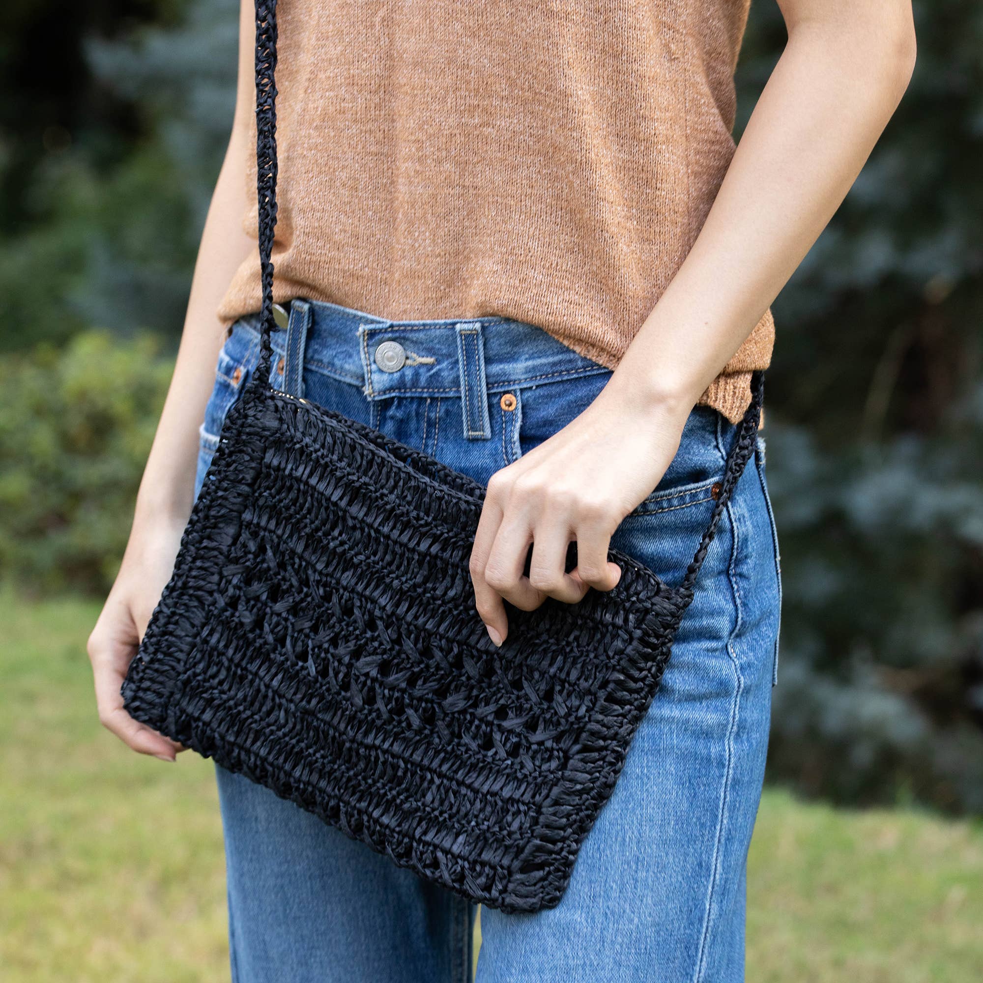 Lola Bag - Crossbody Pouch with Zipper - Black