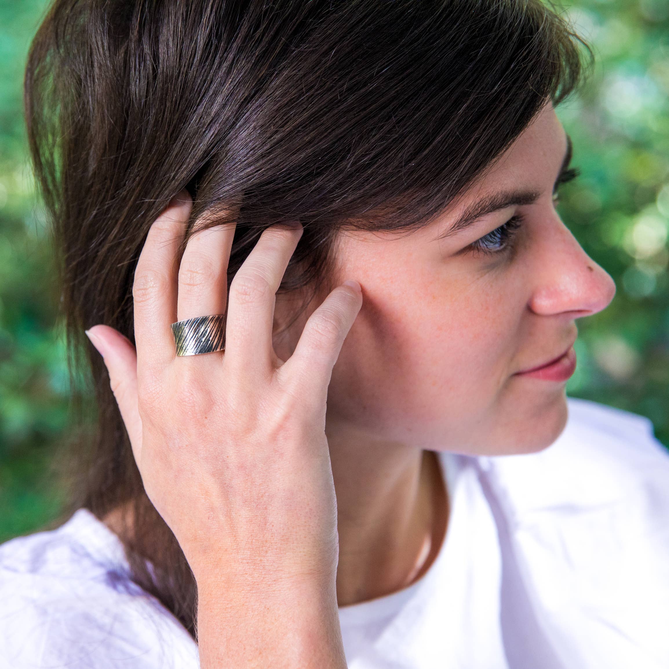 Kashi Diagonal Stripes Embossed Ring