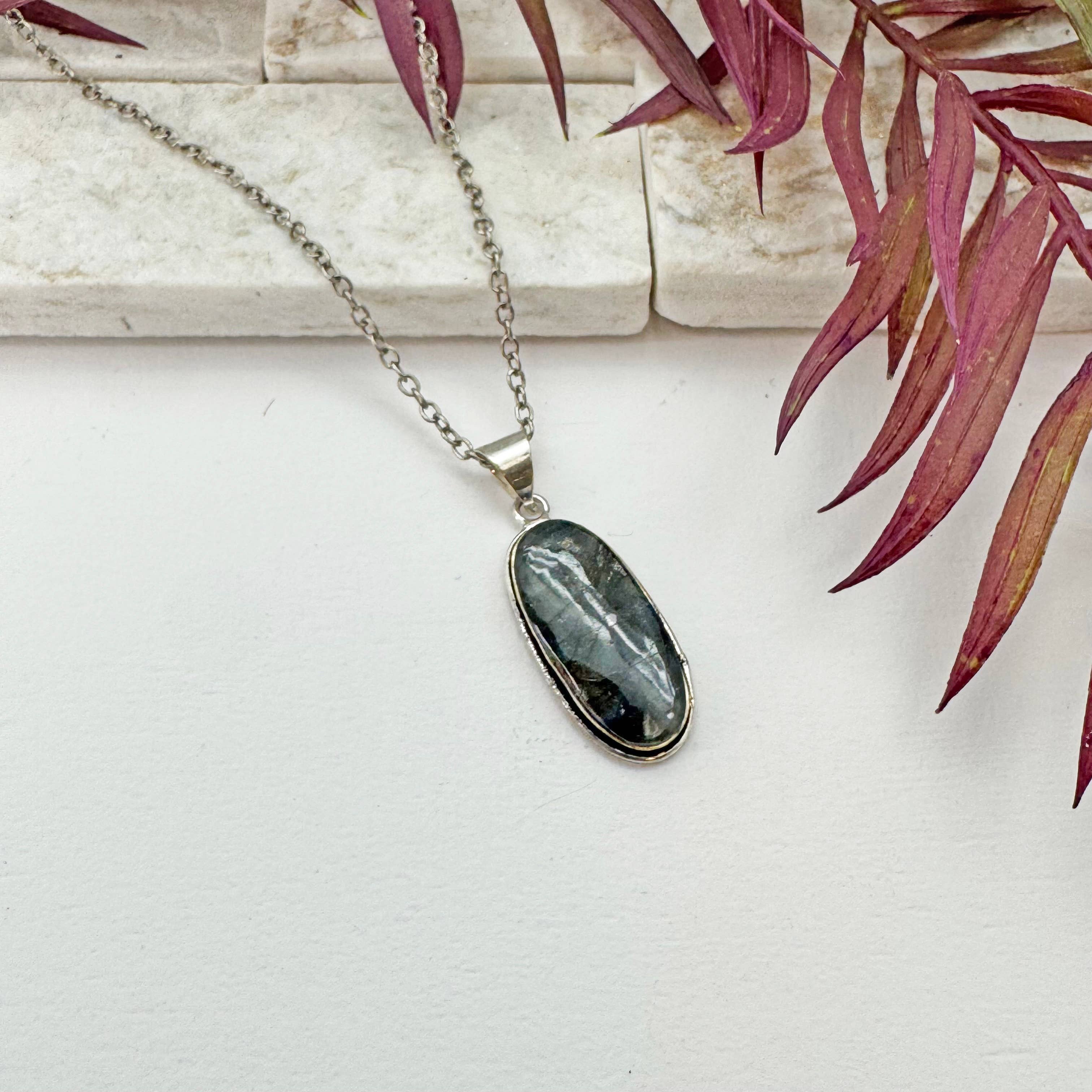 Handcrafted Semiprecious Stone Necklace - Labradorite