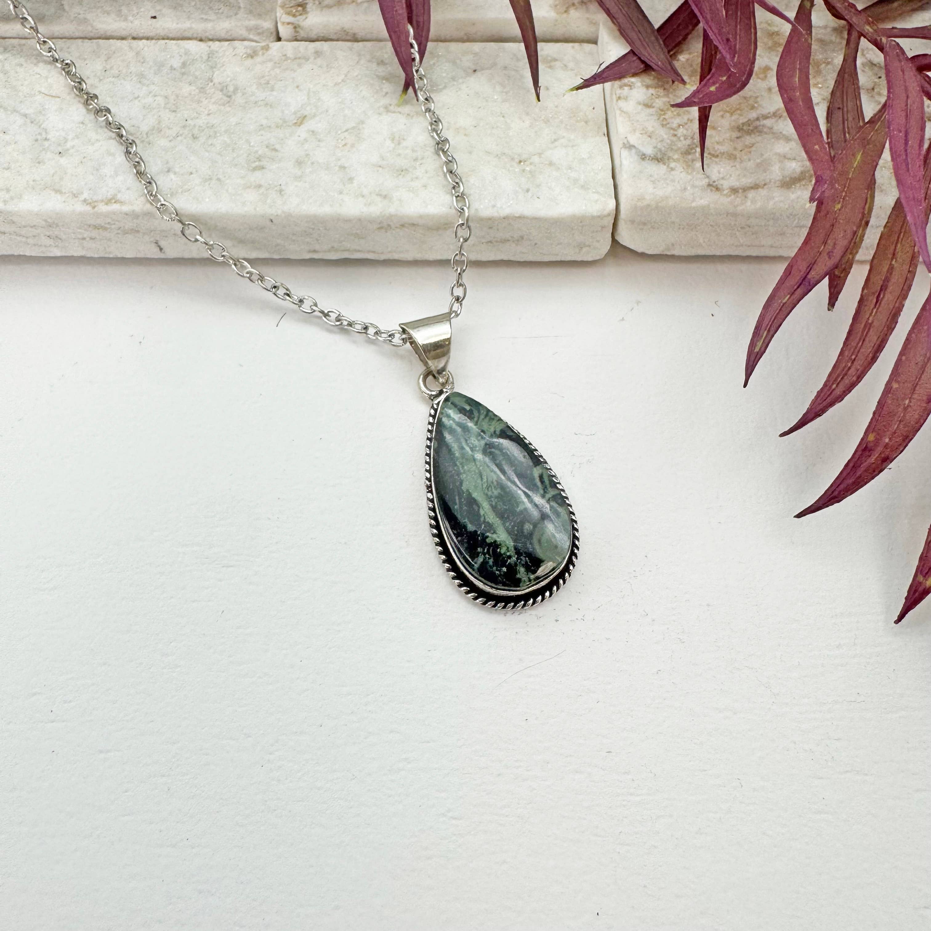 Handcrafted Semiprecious Stone Necklace - Kambaba Jasper