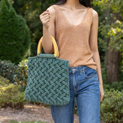 Terra Bag - Cotton macrame bag with wood handles - Green