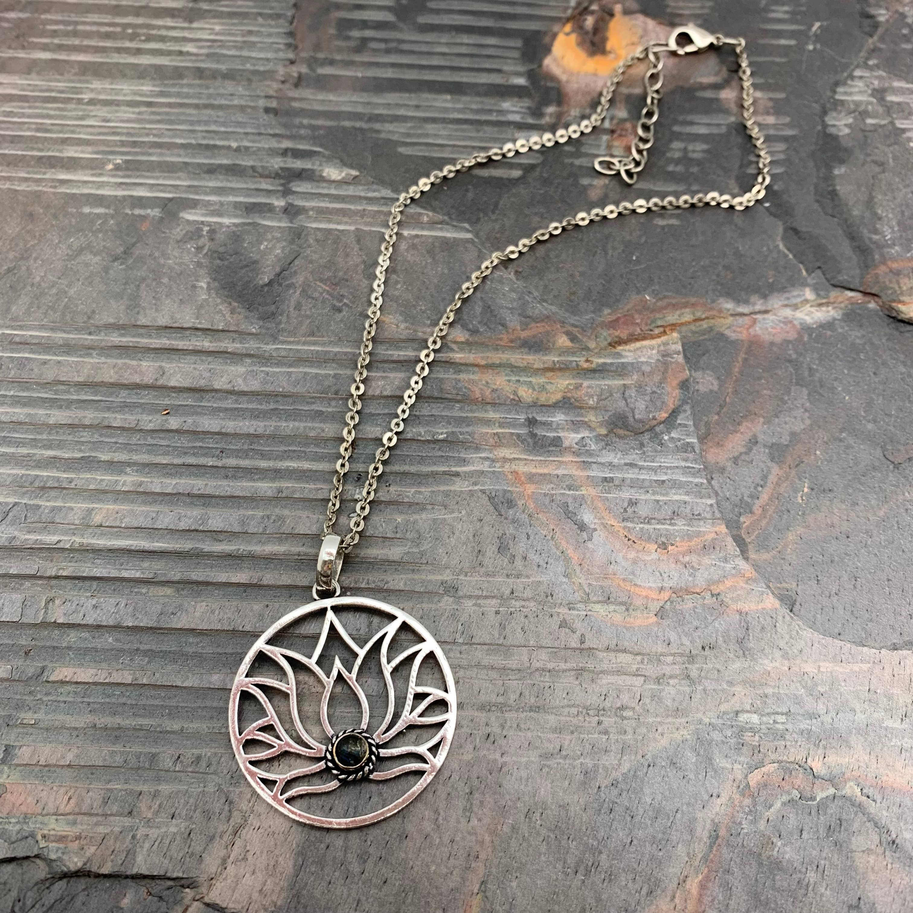 Tanvi Collection Necklace - Silver Lotus with Labradorite