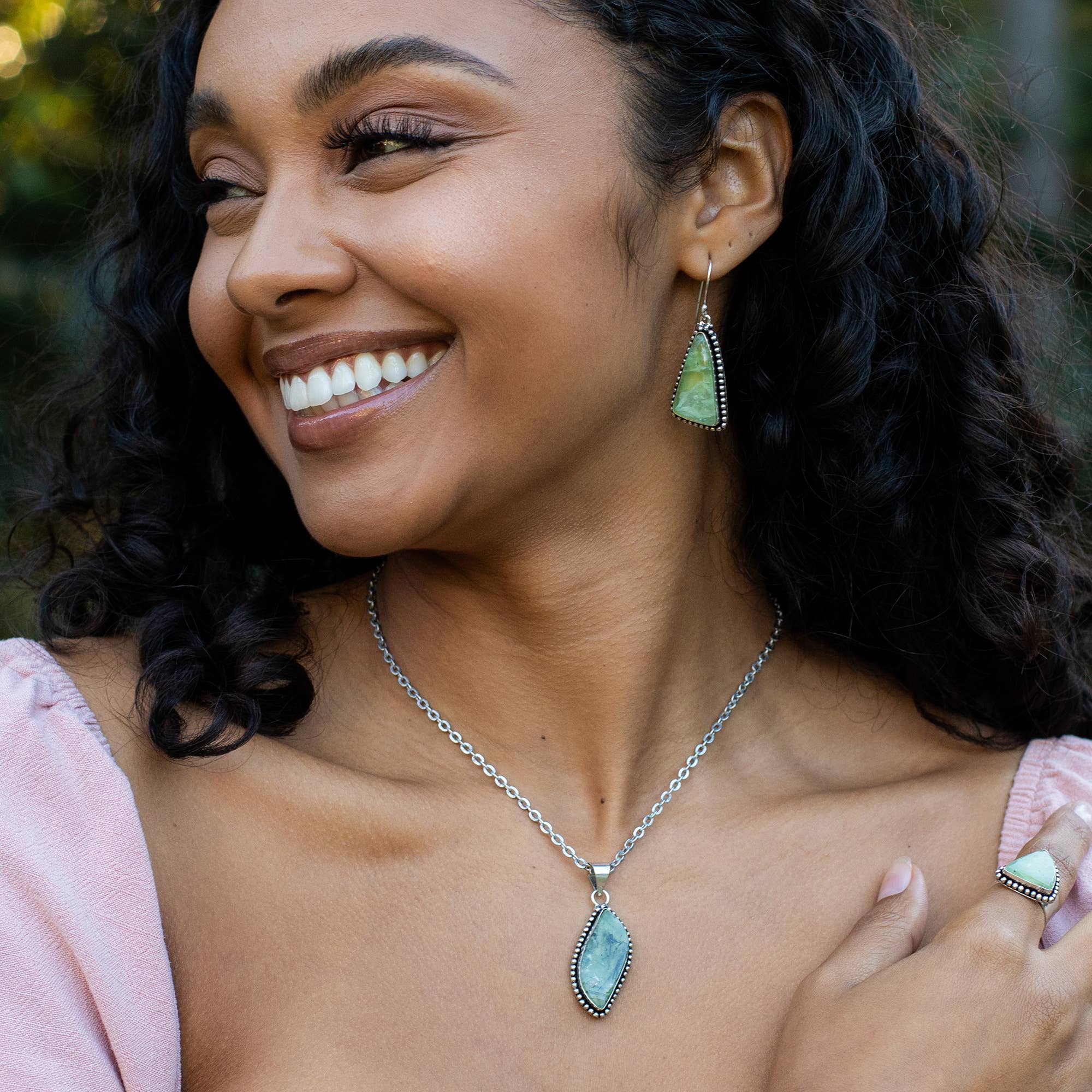 Handcrafted Kashi Semiprecious Stone Earrings - Prehnite