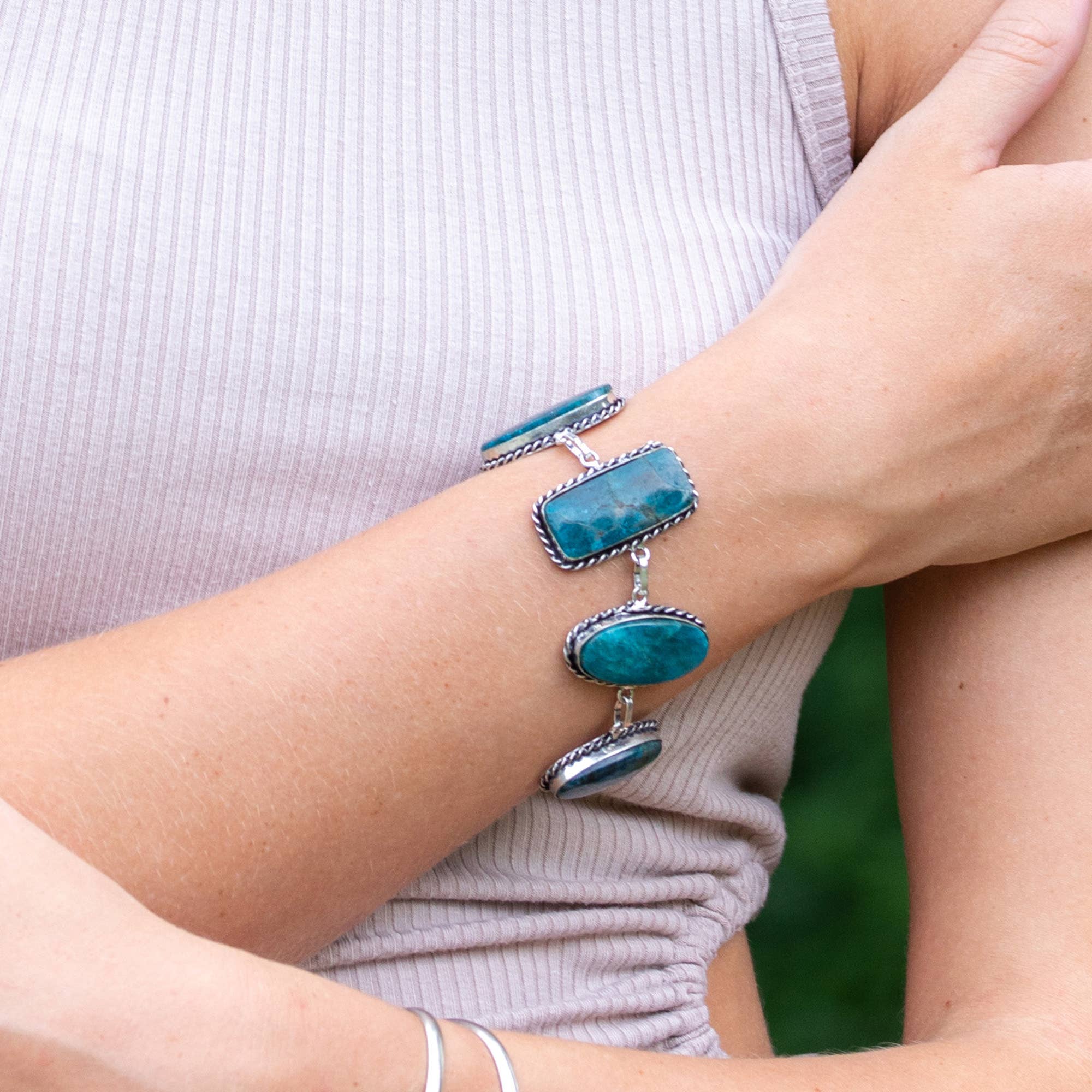 Handcrafted  Semiprecious Stone Link Bracelet - Apatite
