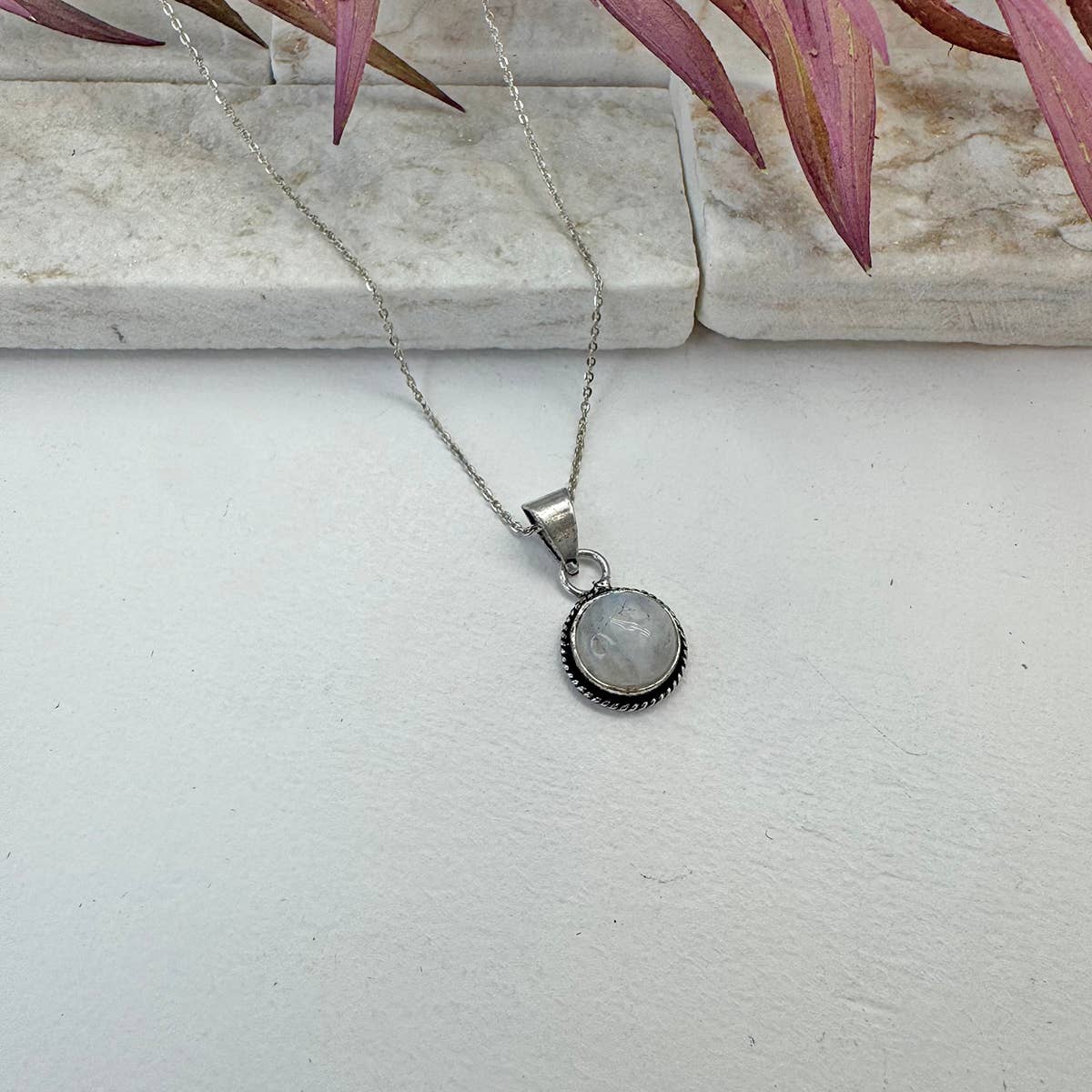 Handcrafted Semiprecious Small Stone Necklace - Moonstone