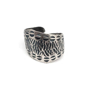 Kashi Half Circles Embossed Ring
