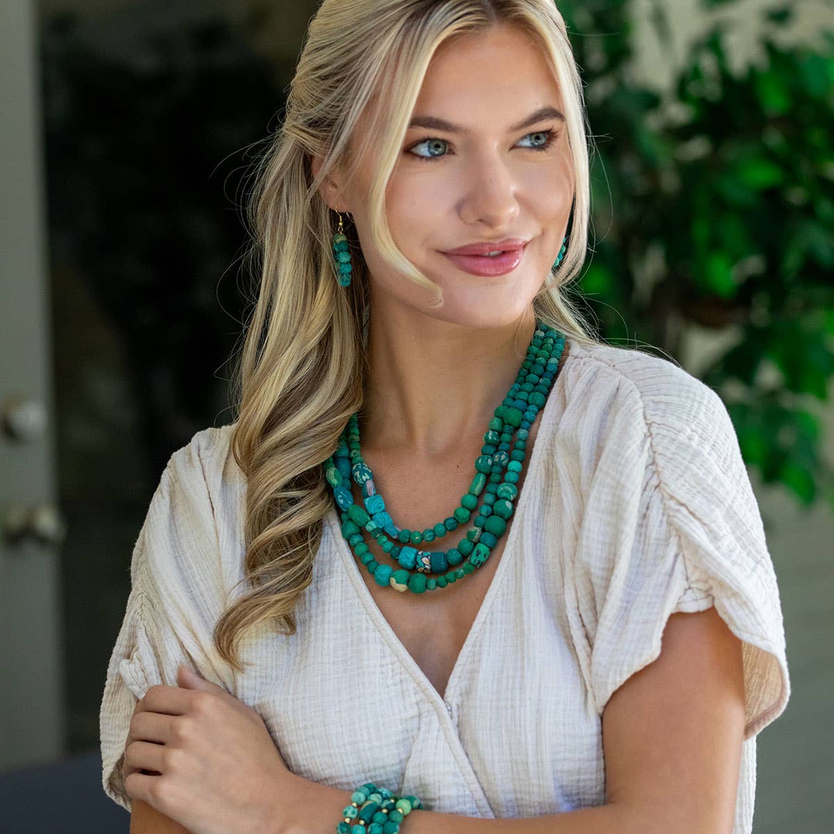 Aasha Trinity Seagrass Layered Kantha Layered Necklace