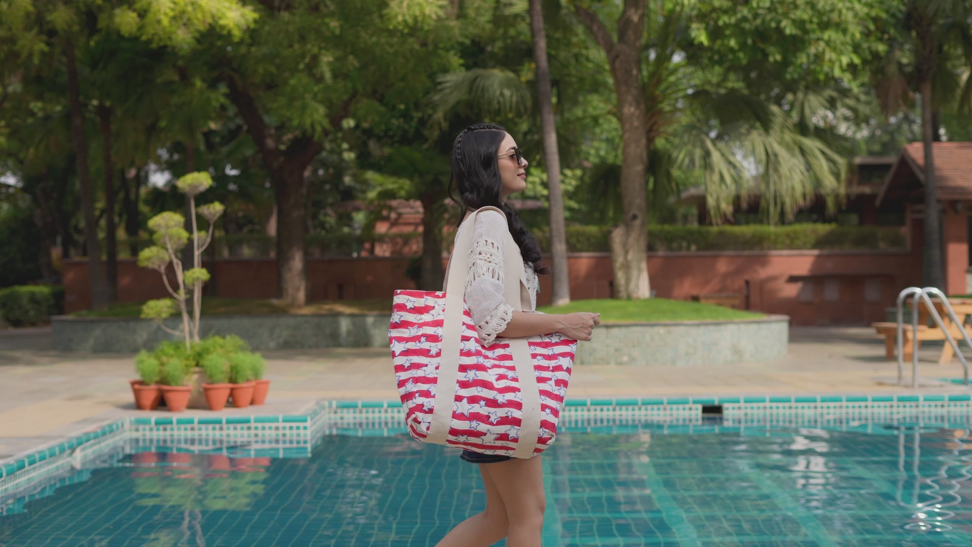 Load video: Block Printed Canvas Tote - Stars &amp; Stripes