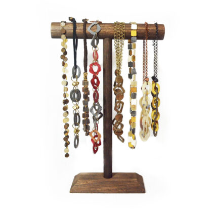 8 Necklaces, no display
