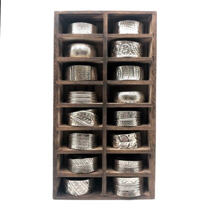 16 Compartment Vertical Display